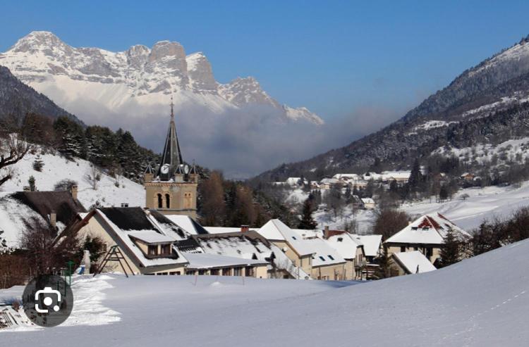 Petit Studio Mansarde 18 M2 Avec Navette Gratuit Aux Pistes De Ski Gresse-en-Vercors Exteriör bild